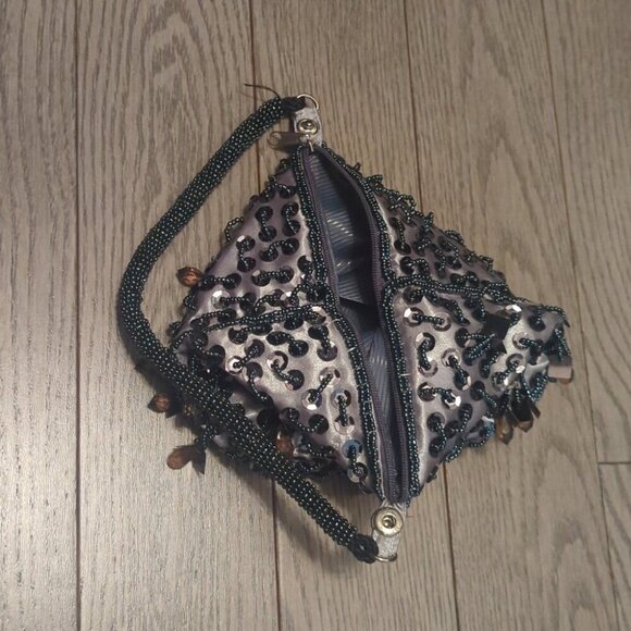 Elegant Beaded Wristlet Clutch - Purple and Black - Picture 3 of 5